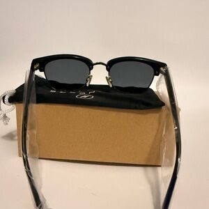 Stylish Black Sunglasses